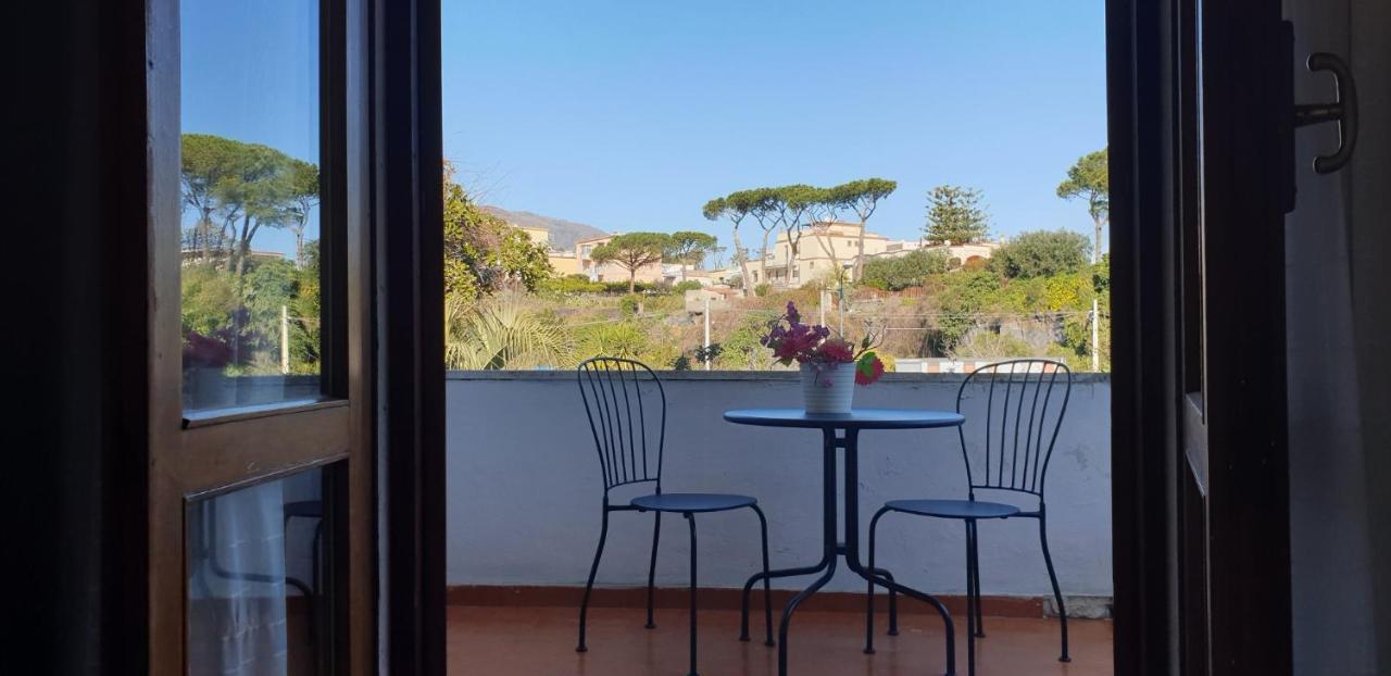 B&B Il Giardino Di Villa Anna Trecase Екстер'єр фото