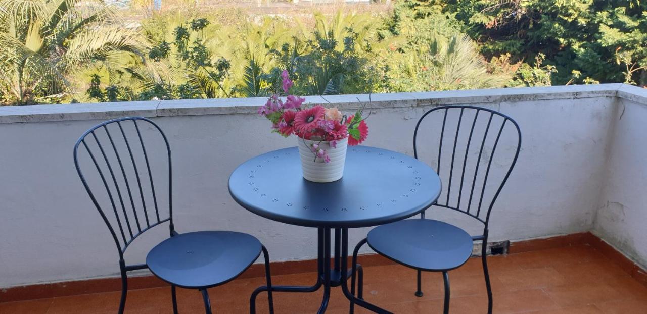 B&B Il Giardino Di Villa Anna Trecase Екстер'єр фото